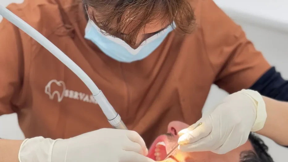 doctora-kimberly-pastor-estetica-odontopediatria-clinica-dental-servans-madrid-ciudad-lineal -v2
